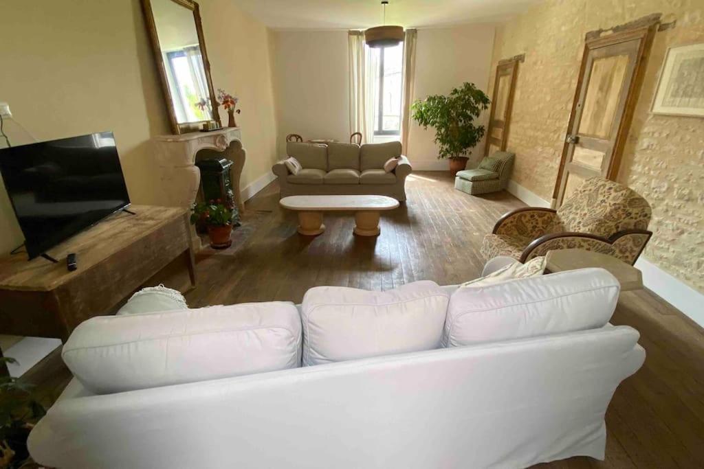 Le Presbytere - Touillon, Jacuzzi, 4 Chambres Pour 10 外观 照片
